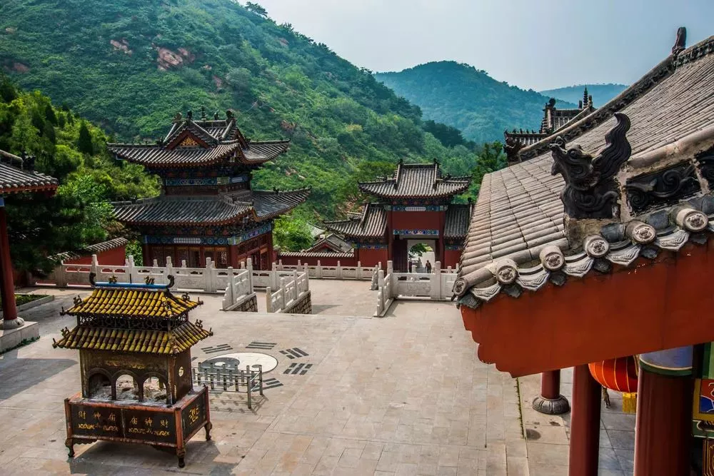 高登山普照寺图片