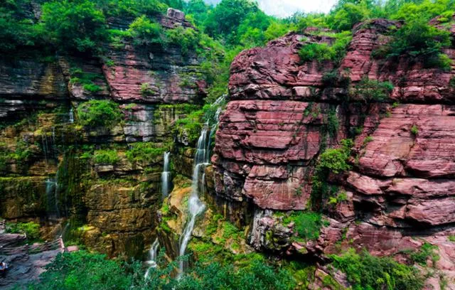 华坪滴水岩瀑布旅游攻略