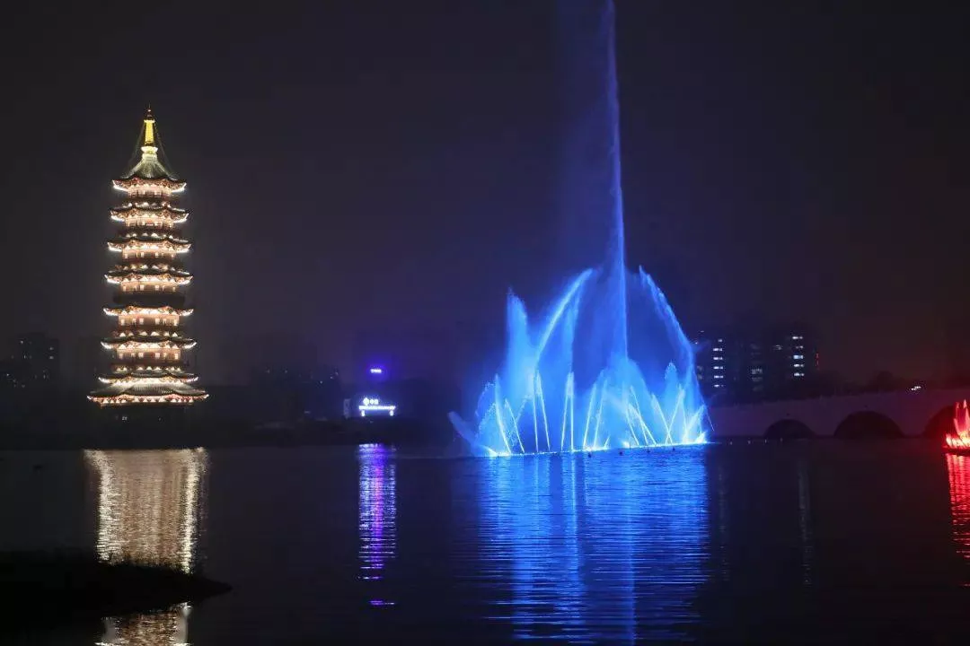 雷泽湖水库图片