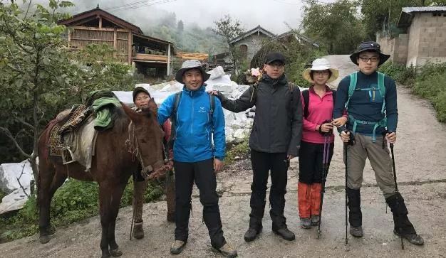 哈巴雪山登山花费攻略