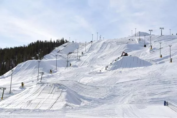 国内滑雪场排名前三的滑雪场盘点 古代的皇室贵族的狩猎场上榜